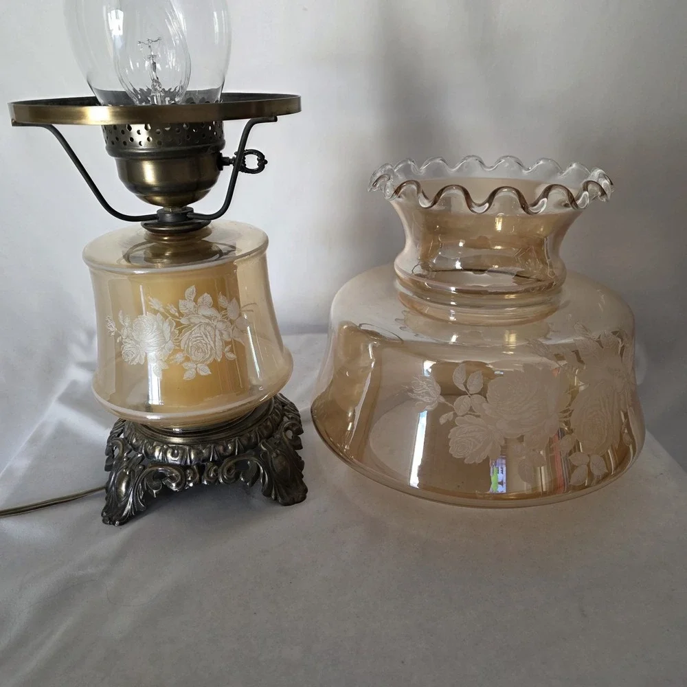 VTG Amber Marigold Luster Iridescent Glass Gone with The Wind Floral 3-Way Lamp